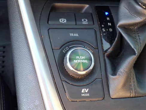 Used 2022 Toyota RAV4 XSE image 15