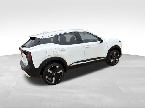 Used 2025 Nissan Kicks SR image 11