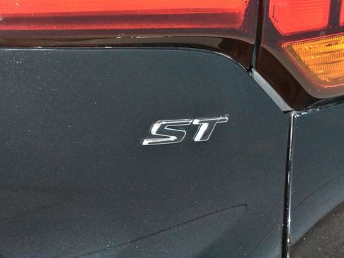 Used 2020 Buick Encore GX Preferred w/ Sport Touring Package FWD image 26
