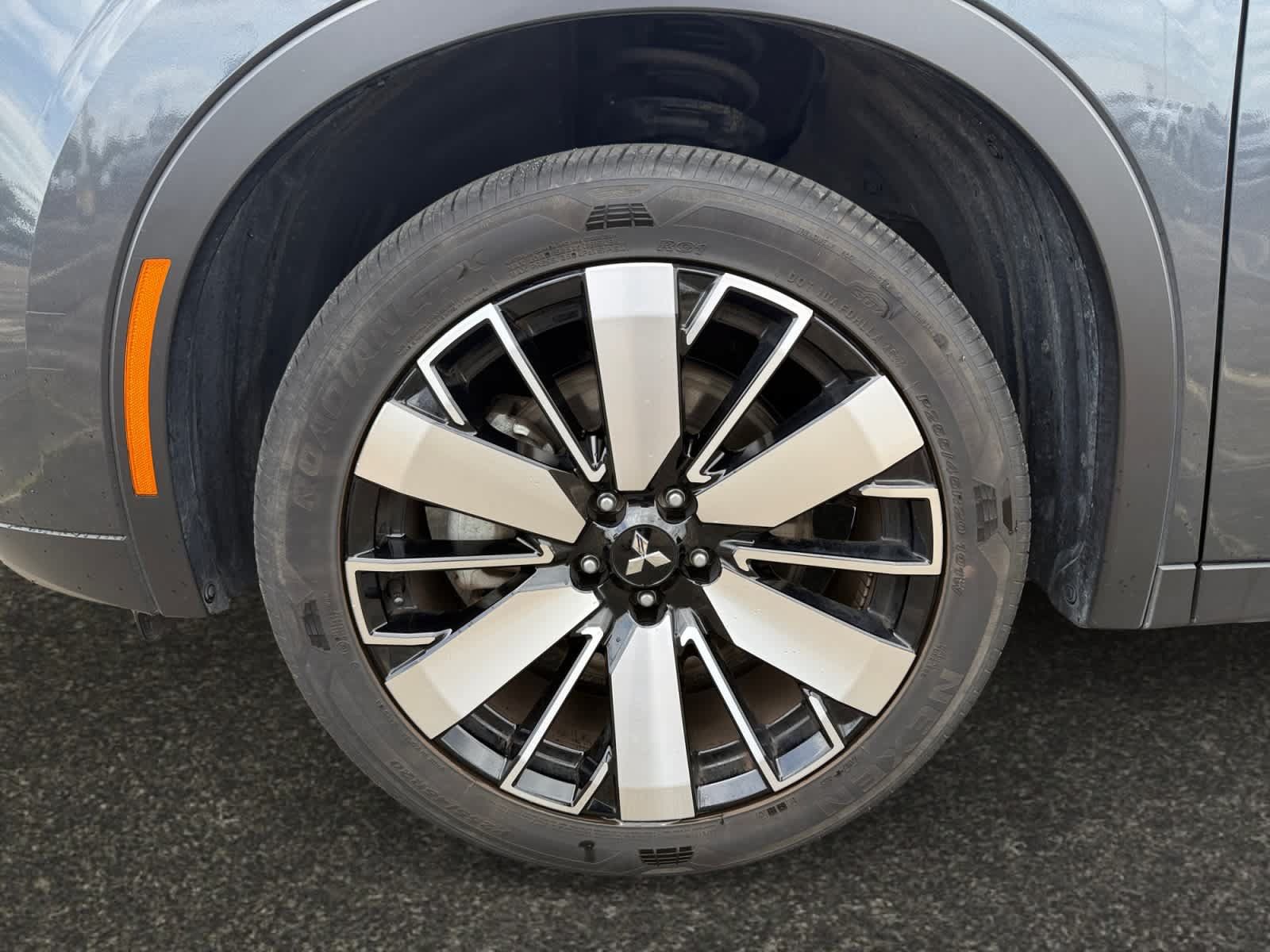 Used 2025 Mitsubishi Outlander SE AWD/4WD image 14