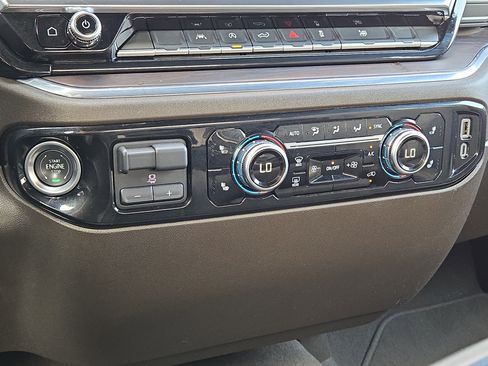 Used 2025 GMC Sierra 1500 SLT image 29