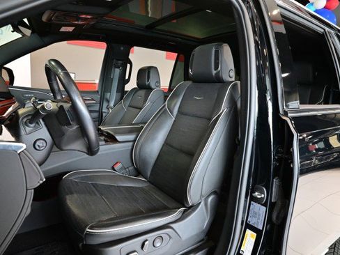 Used 2023 Cadillac Escalade Premium Luxury AWD/4WD image 15