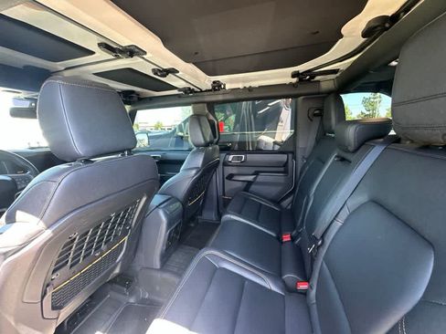 Used 2024 Ford Bronco Badlands AWD/4WD image 9
