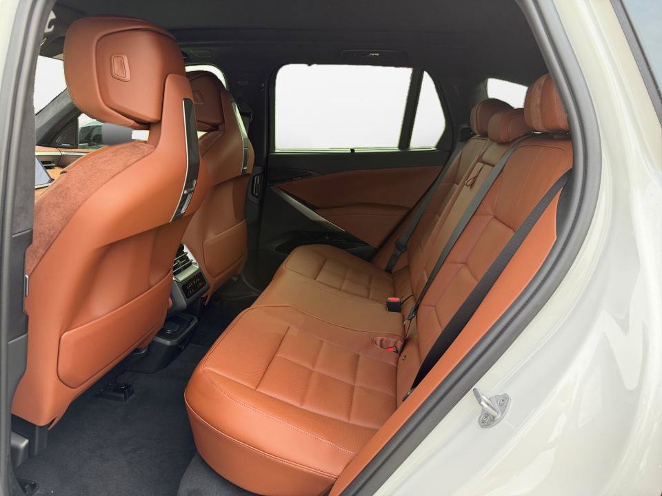 New 2027 BMW X5 xDrive40i w/ M Sport Professional Package AWD/4WD image 13