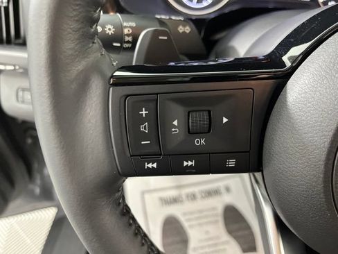 Used 2025 Nissan Pathfinder SL w/ SL Premium Package FWD image 24
