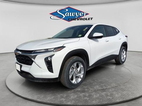 New 2026 Chevrolet Trax LS w/ LS Convenience Package FWD image 1