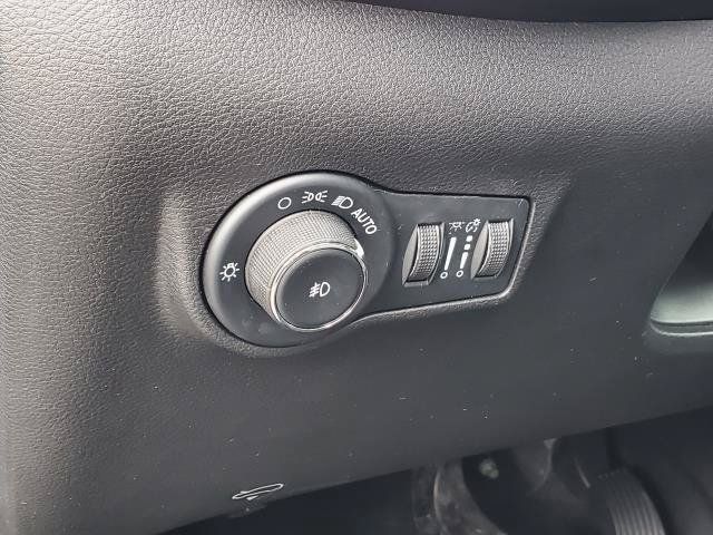 Used 2023 Jeep Compass Limited AWD/4WD image 9