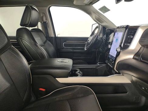 Used 2023 RAM 2500 Laramie AWD/4WD image 16