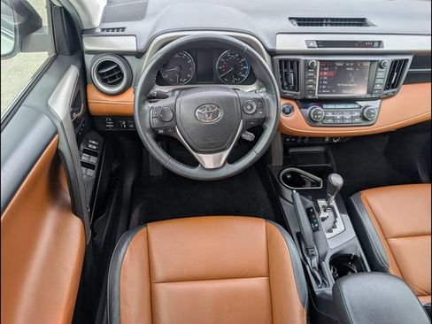 Used 2018 Toyota RAV4 Limited w/ Advanced Technology Package FWD image 8