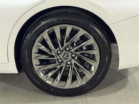 New 2025 Lexus ES 300h w/ Luxury Package image 12