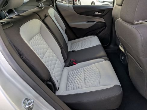 Used 2021 Chevrolet Equinox LS image 26