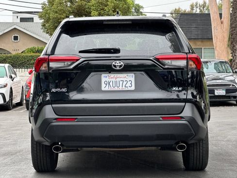 Used 2024 Toyota RAV4 XLE FWD image 5