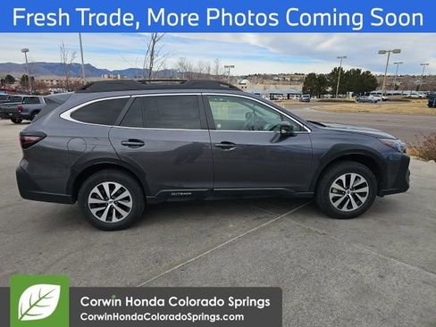 Used 2025 Subaru Outback Premium image 8