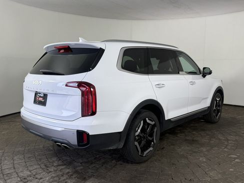 Used 2025 Kia Telluride S FWD image 9