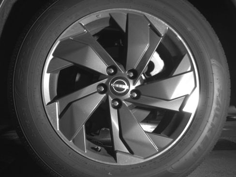 Used 2025 Nissan Rogue SV FWD image 14