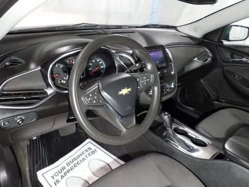 Used 2020 Chevrolet Malibu LT FWD image 9