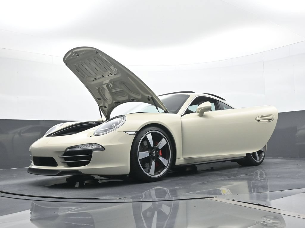 Certified 2014 Porsche 911 50th Anniversary Edition RWD image 27