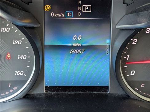Used 2020 Mercedes-Benz GLC 300 4MATIC image 11