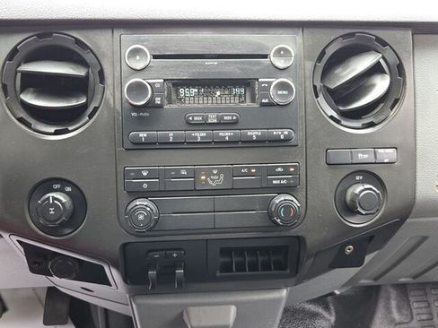 Used 2014 Ford F250 XL w/ Power Equipment Group RWD image 24
