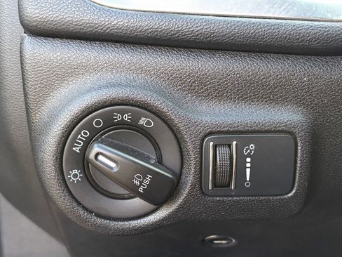Used 2015 Dodge Dart SXT w/ Rallye Appearance Group FWD image 9