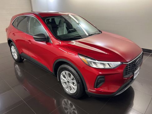 Used 2023 Ford Escape Active image 1
