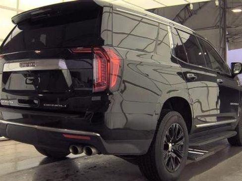 Used 2023 GMC Yukon Denali AWD/4WD image 3