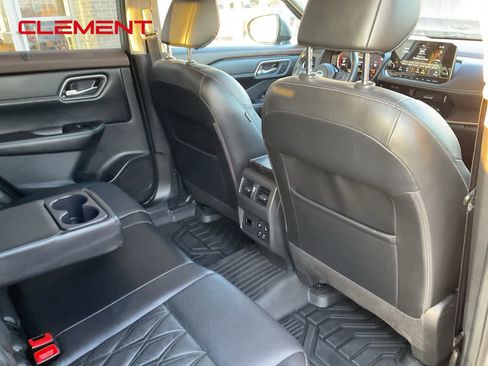 Used 2021 Nissan Rogue Platinum image 39