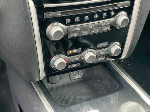 Used 2020 Nissan Pathfinder S AWD/4WD image 22