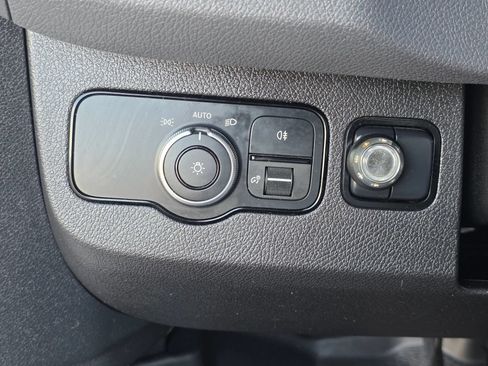 Used 2021 Mercedes-Benz Sprinter 2500 image 12