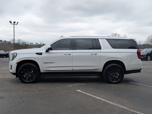 Used 2024 GMC Yukon XL Denali w/ Advanced Technology Package image 6