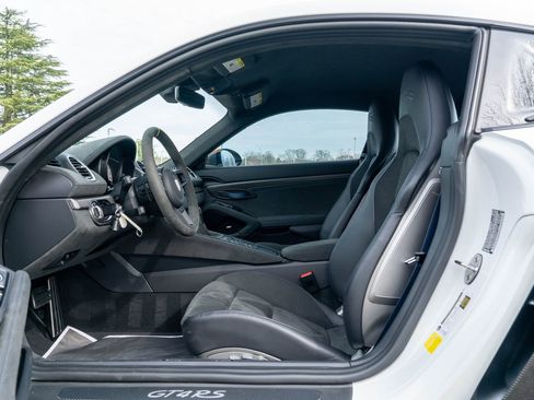 Certified 2025 Porsche 718 Cayman GT4 RS w/ Weissach Package RWD image 24