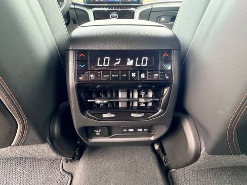 Used 2026 Jeep Grand Cherokee Summit w/ Obsidian Package AWD/4WD image 25