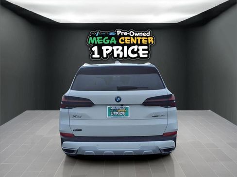 Used 2024 BMW X5 xDrive50e image 23