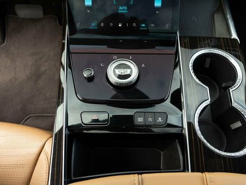 Used 2026 Cadillac Escalade Luxury w/ Touring Package image 45