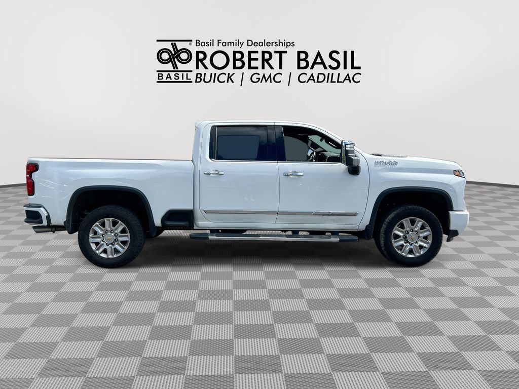 Used 2026 Chevrolet Silverado 2500 High Country w/ High Country Premium Package AWD/4WD image 9