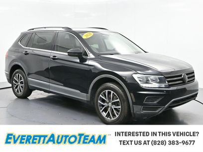 Used 2020 Volkswagen Tiguan SE w/ Panoramic Sunroof Package