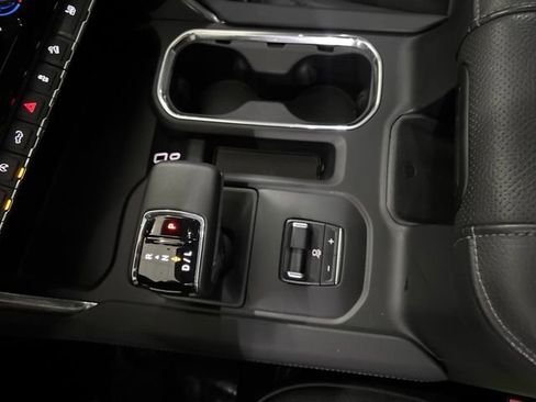 Used 2024 GMC Sierra 1500 Denali AWD/4WD image 28