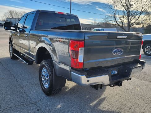 Used 2019 Ford F250 XLT w/ XLT Premium Package image 12