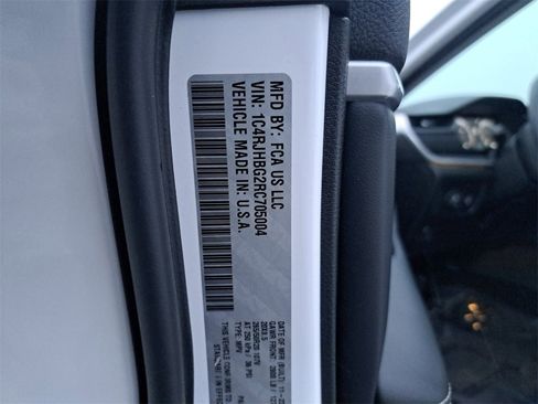 Certified 2024 Jeep Grand Cherokee Limited w/ Black Appearance Package image 34