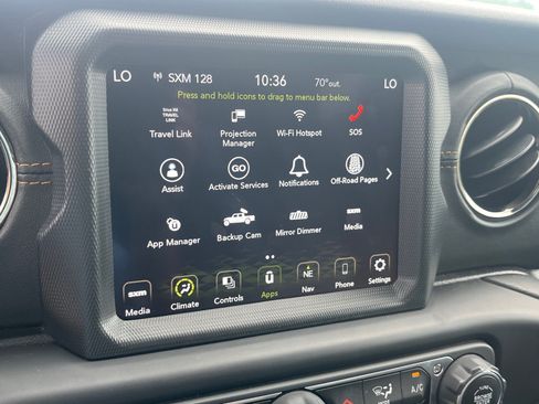 Used 2021 Jeep Gladiator Overland AWD/4WD image 12