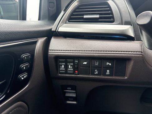 Used 2019 Honda Odyssey Elite image 23