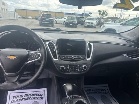 Used 2022 Chevrolet Malibu LT FWD image 16