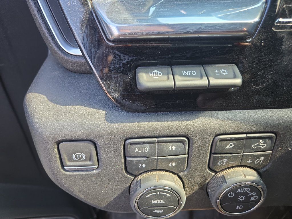 Used 2024 Chevrolet Silverado 3500 High Country w/ High Country Premium Package AWD/4WD image 27
