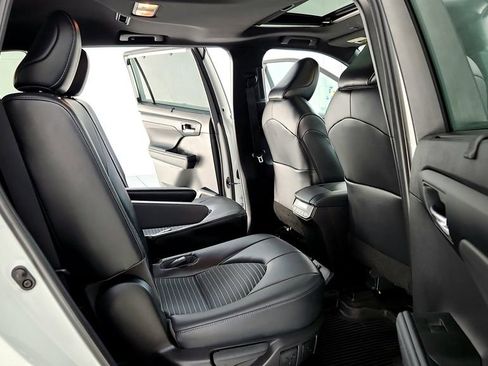 Used 2023 Toyota Highlander XSE AWD/4WD image 43