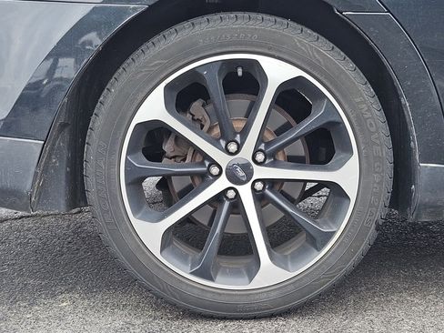 Used 2014 Ford Taurus SEL w/ Equipment Group 201A image 5