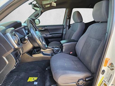 Used 2016 Toyota Tacoma TRD Off-Road image 16