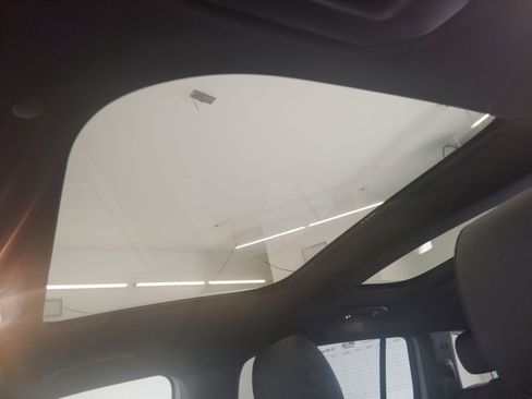 Used 2023 Mercedes-Benz EQB 300 4MATIC image 28