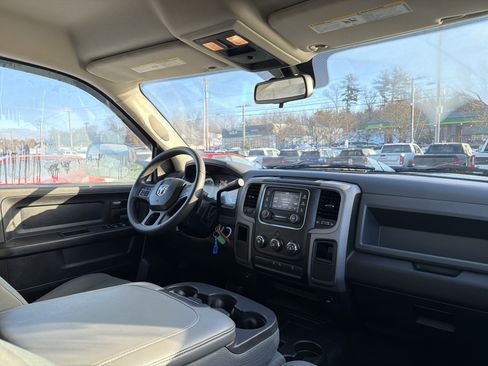 Used 2015 RAM 2500 Tradesman w/ Chrome Appearance Group image 17
