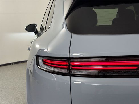 Certified 2026 Porsche Cayenne AWD/4WD image 16