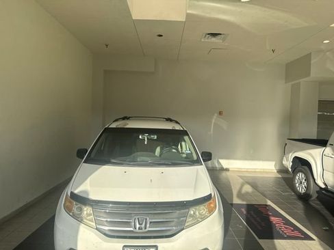 Used 2012 Honda Odyssey EX image 3